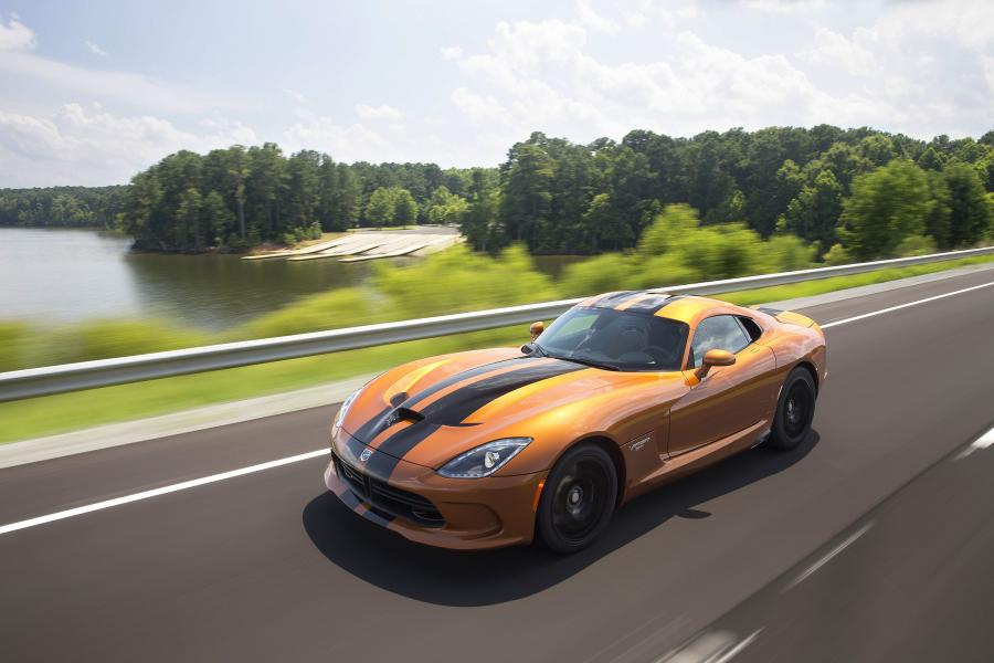  Dodge Viper GTC 2015 года  (фото 10 из 14)